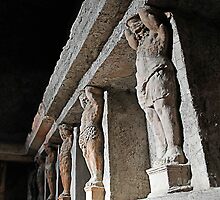 Statues in Pompeii male baths by buttonpresser