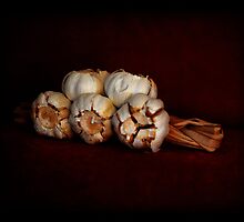 Garlic cloves by Alan Mattison