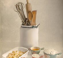Let's Bake A Cake! by Julie Begg