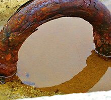 Rusty Arch by lezvee