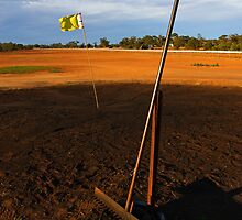 Lightning Ridge Golf Course by Darren Stones