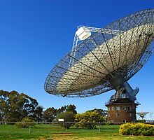 Parkes Observatory by Darren Stones