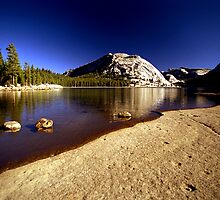 Lake Tenaya by steveberlin