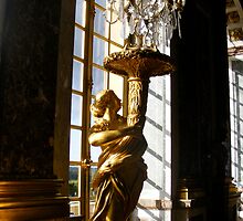 Royal Lamp Holder by Lila Alias