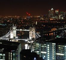 London at Night by MidnightRunner