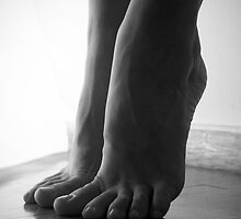 Sculpture of feet by ambageo