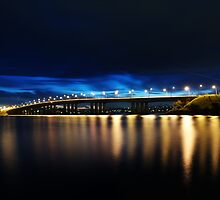 Captain Cook Bridge by Rod Kashubin