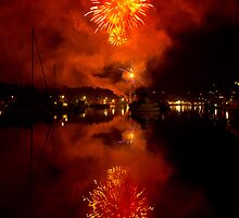 New years eve 2010 - fireworks over Pittwatter NSW by Doug Cliff